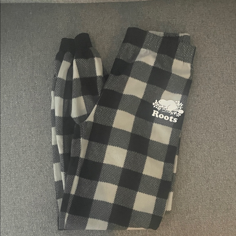 Boys XL Roots Black and Gray Kids Flannel Pajama Pants with tapered leg